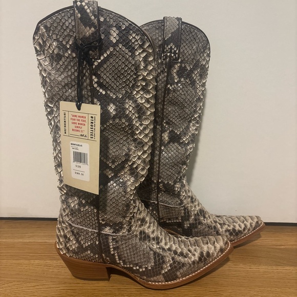 Idyllwind | Shoes | Idyllwind Womens 9 B Natural Python Slay Cowboy ...